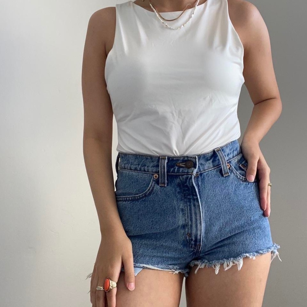 Entro Sleeveless White Bodysuit